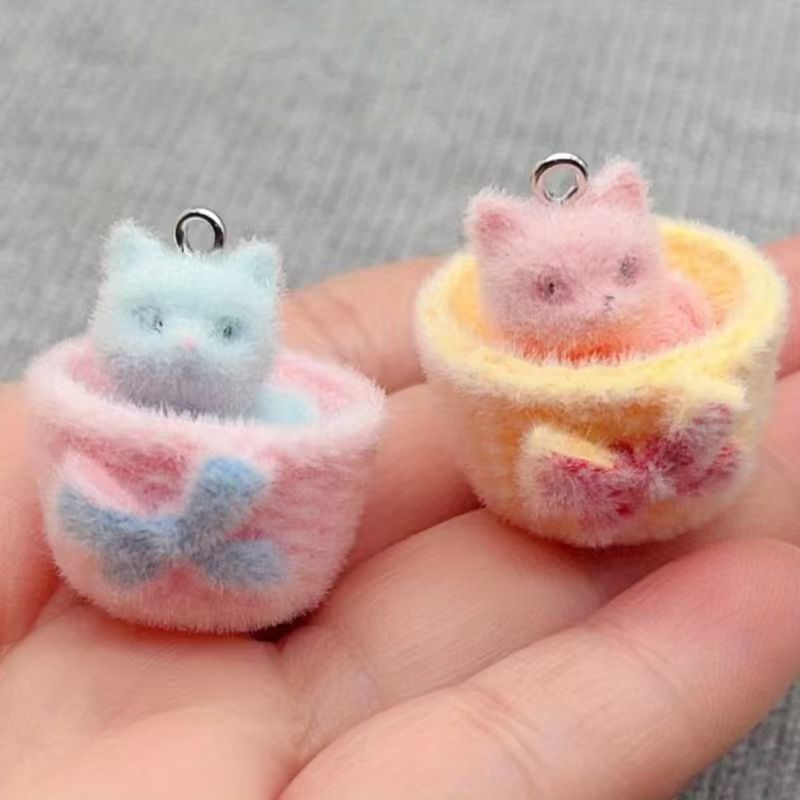 Resin Craft Projects - 4個入り3Dぬいぐるみ樹脂製猫ペンダント、DIYジュエリー製作イヤリング、キーホルダー、アクセサリー