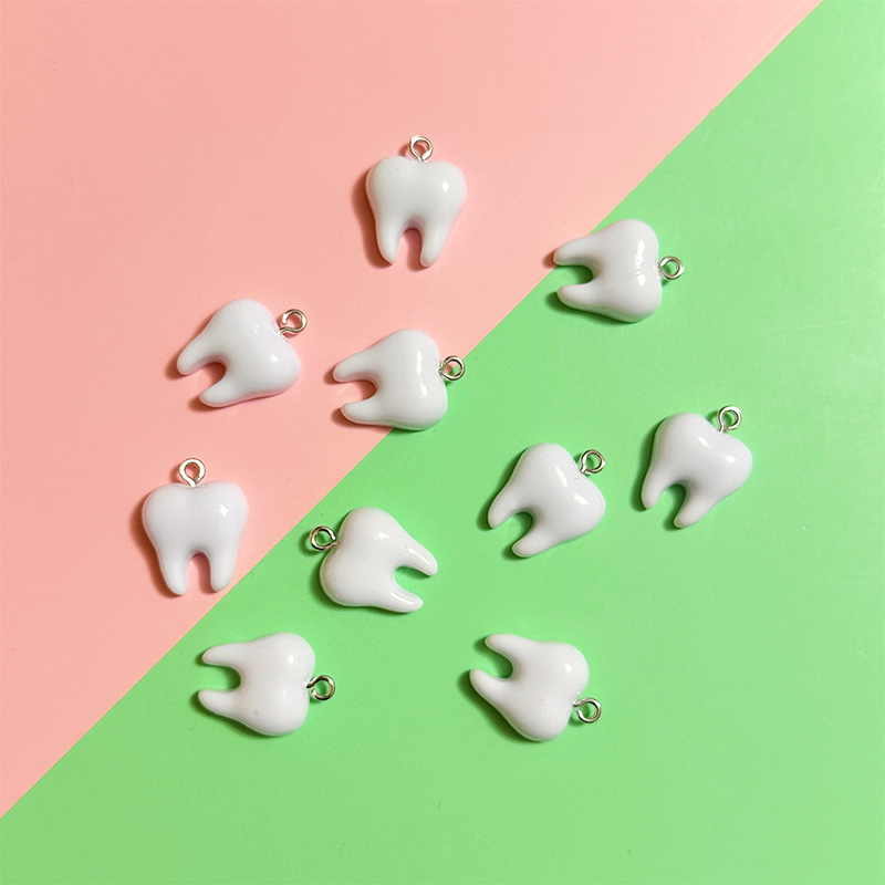 Resin Craft Projects - 10 個かわいい白い歯樹脂ペンダント小さな歯チャームジュエリー作成アクセサリー DIY イヤリングネックレスキーホルダー