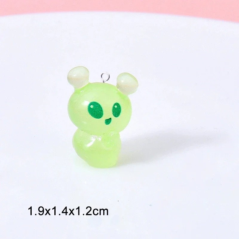 10 個発光ミニグリーンエイリアン樹脂チャームかわいいフラッ - Resin Craft Projects のレビューと価格