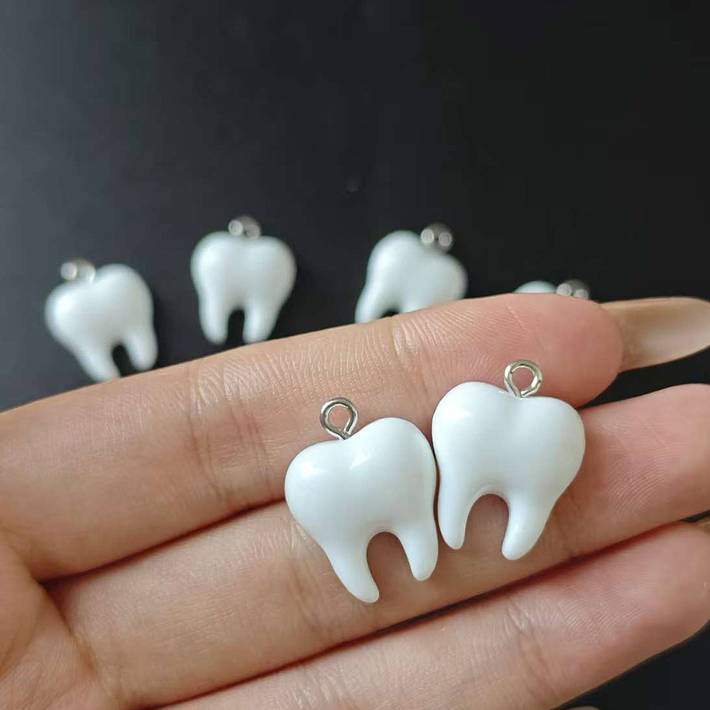 10 個かわいい白い歯樹脂ペンダント小さな歯チャームジュエリ - Resin Craft Projects のレビューと価格